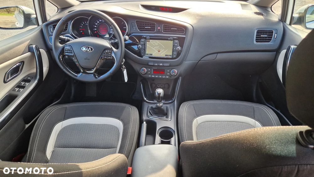 Kia Ceed 1.6 CRDi 128 Dream Team Edition - 12