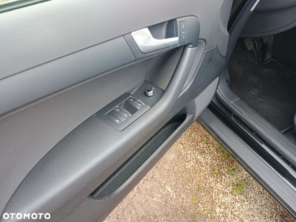 Audi A3 Sportback 1.2 TFSI Attraction - 8