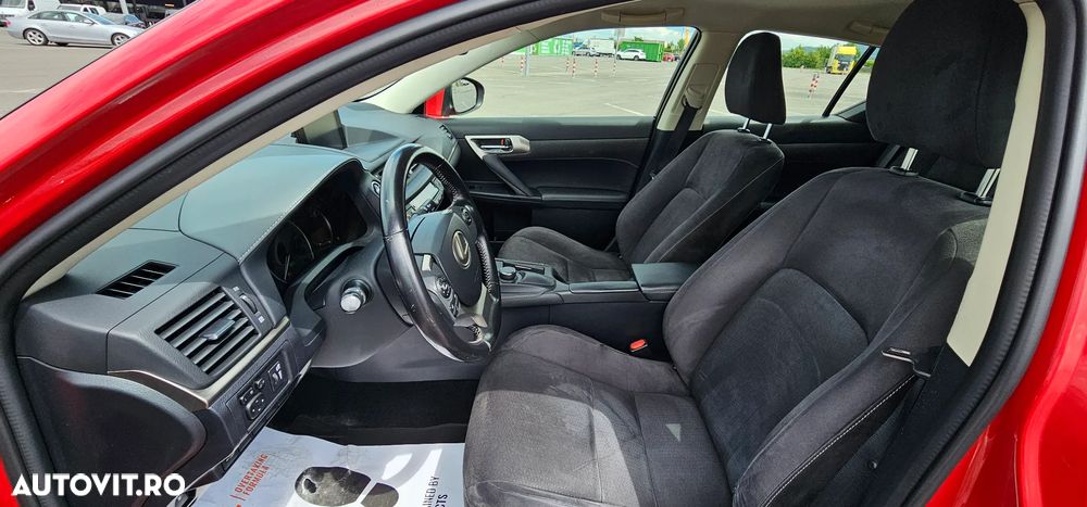 Lexus CT - 12
