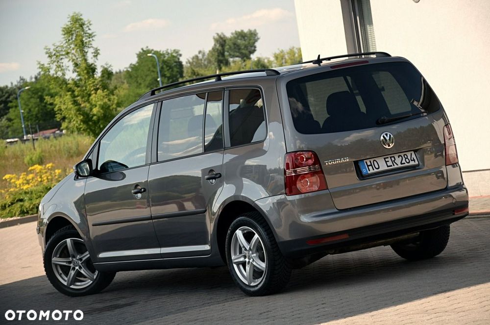 Volkswagen Touran - 8