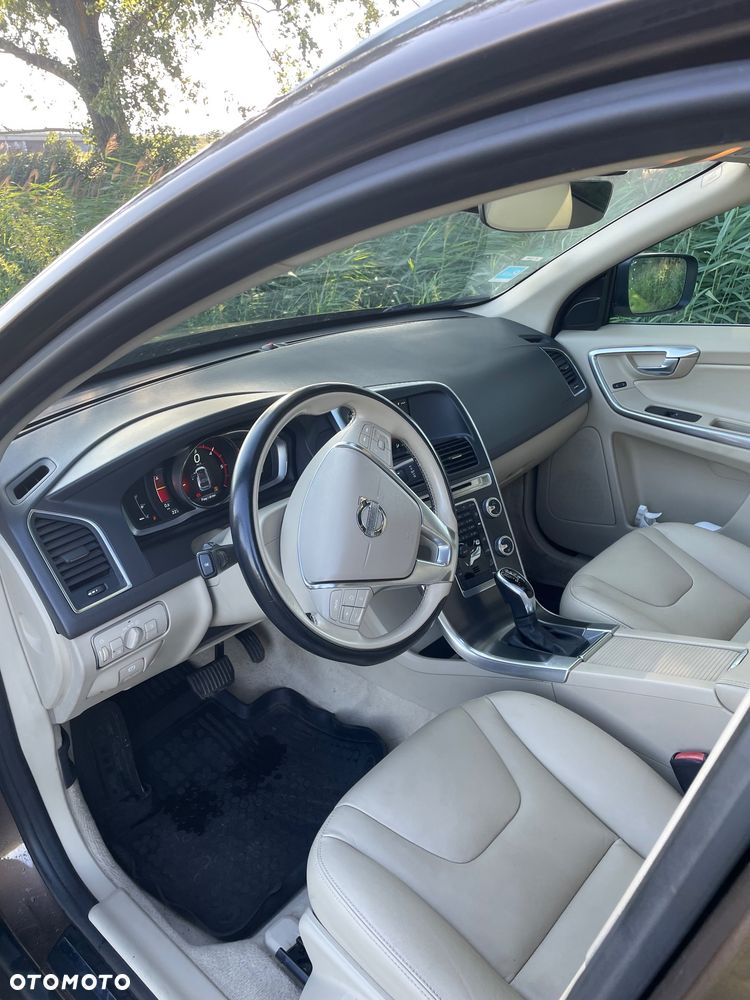 Volvo XC 60 D5 AWD Summum - 6