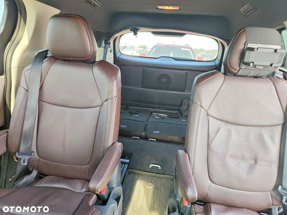 Toyota Sienna 2024