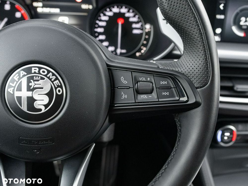 Alfa Romeo Stelvio - 15