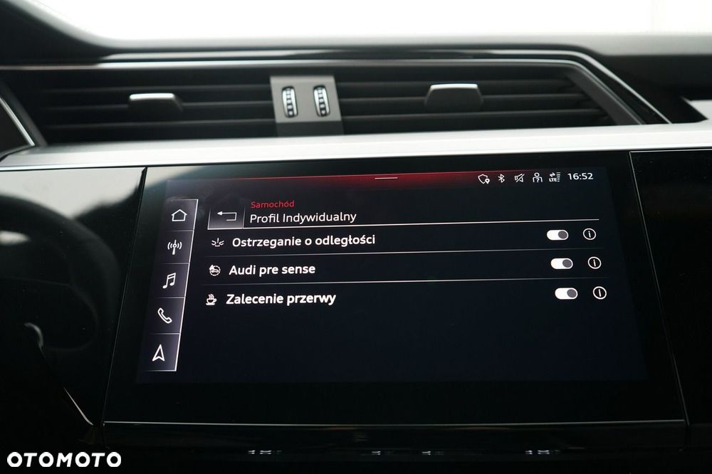 Audi Q8 Sportback e-tron - 36