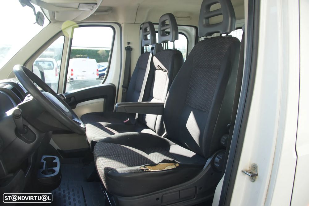 Peugeot Boxer 7Lugares 2.2BlueHDI 165cv - 7