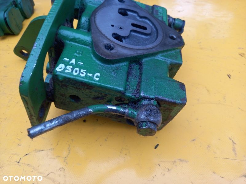 Blok zawór priorytetowy pierwszeństwa John Deere 6910 - 5