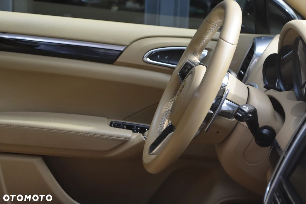 Porsche Cayenne S Diesel Platinum Edition - 19