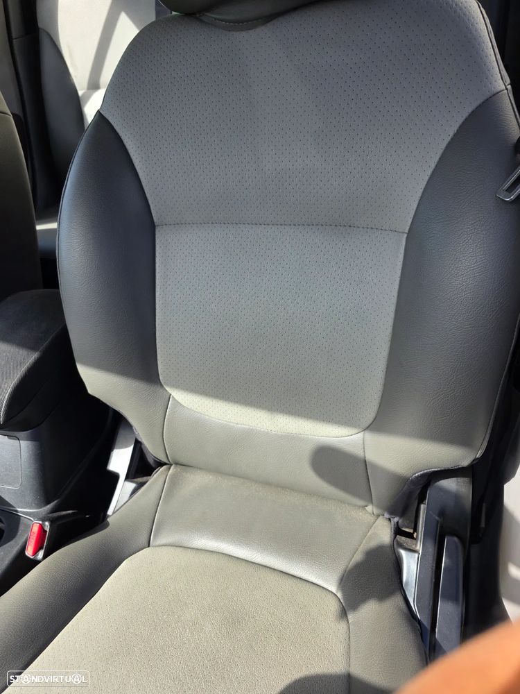 Mitsubishi L200 2.5 DI-D CD Intense AC/JLL - 9