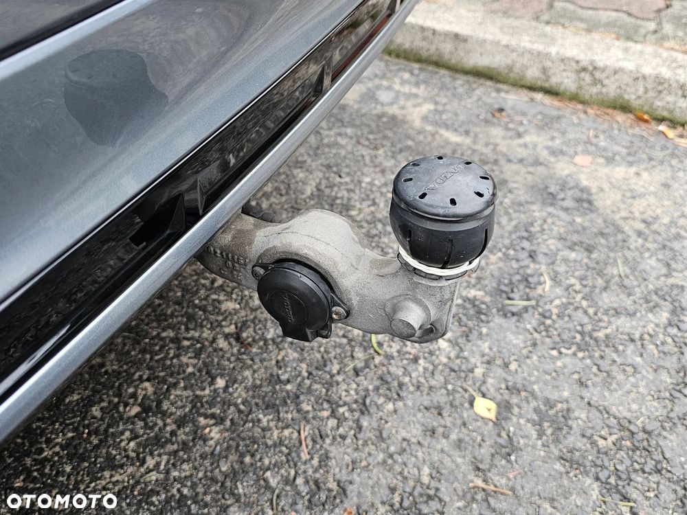 Volvo XC 60 T5 GPF AWD R-Design - 24