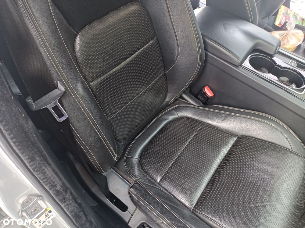 Jaguar XE 2.0 D Prestige - 10