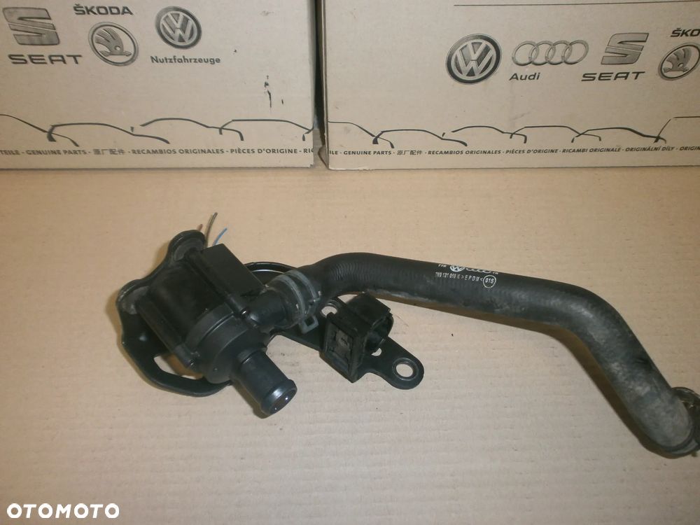 Pompka obiegu cieczy 5Q0965561B 2.0TDI vw skoda seat audi - 1