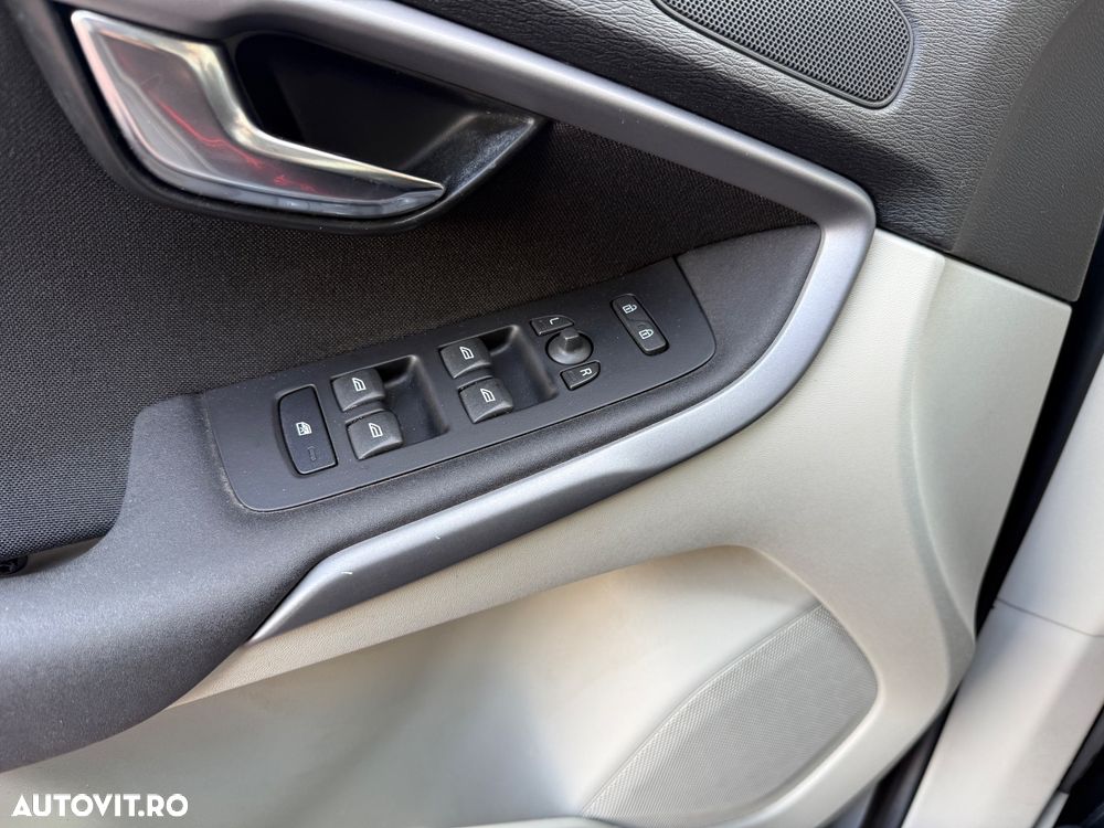 Volvo V40 D2 Powershift Momentum - 22