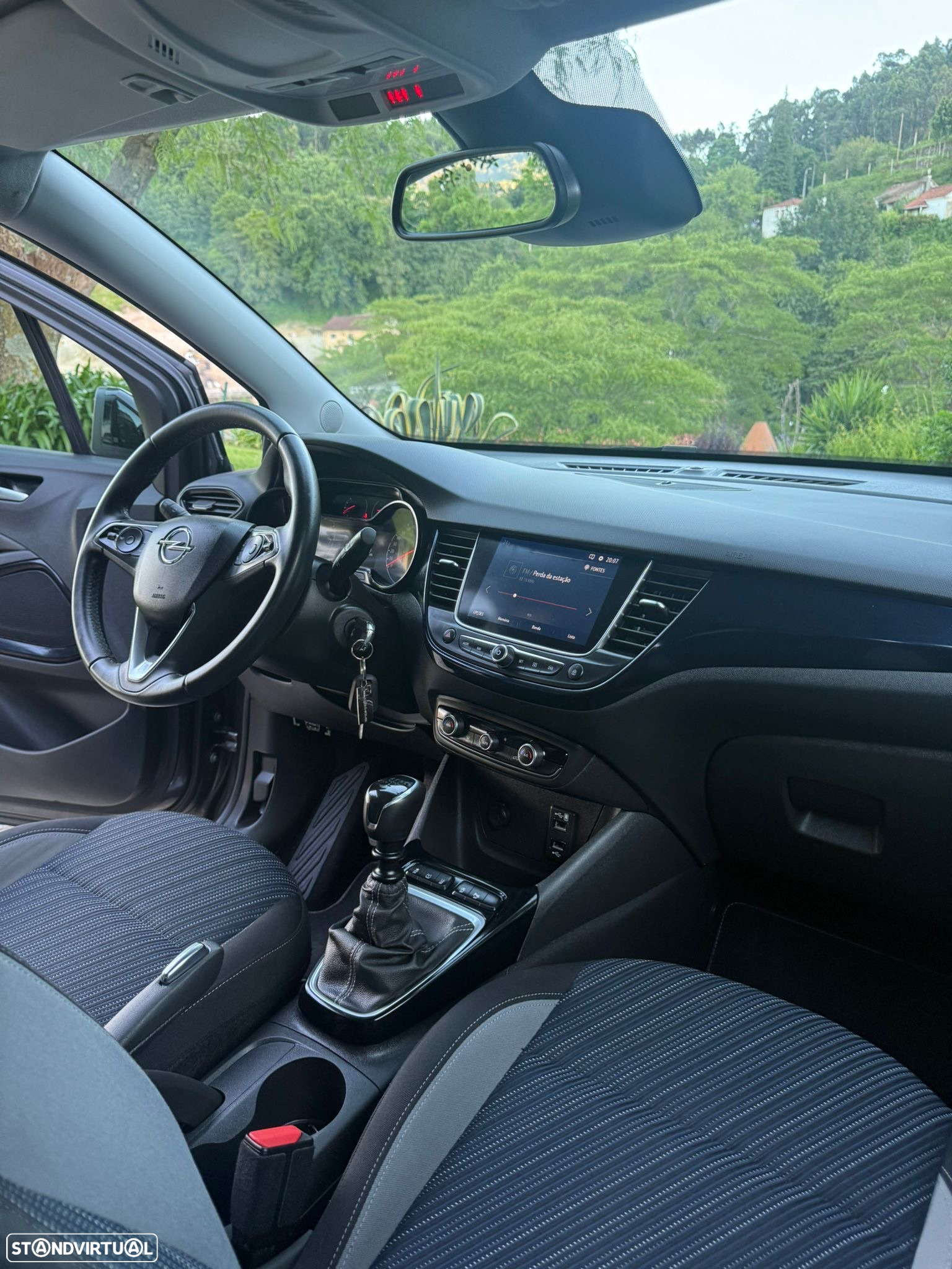 Opel Crossland X 1.2 T Innovation - 11
