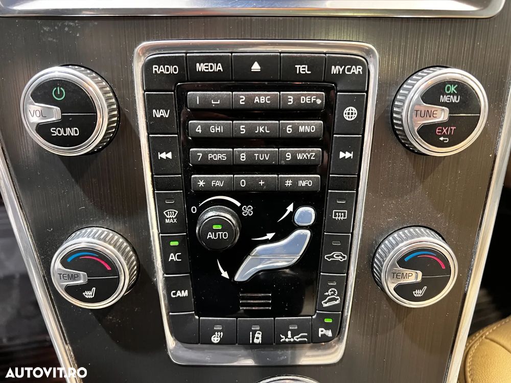 Volvo XC 60 D4AWD Momentum - 19