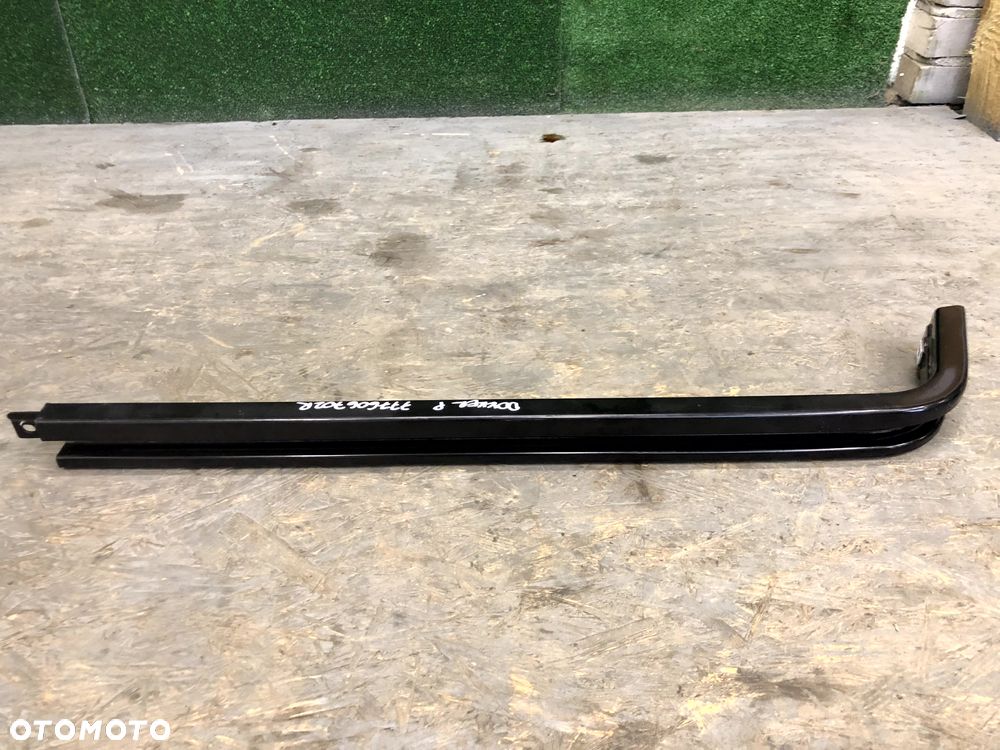 DACIA DOKKER PROWADNICA PRAWA ŚRODKOWA TYLNA DRZWI PRZESUWNYCH PRAWYCH JAK NOWA 777606702R