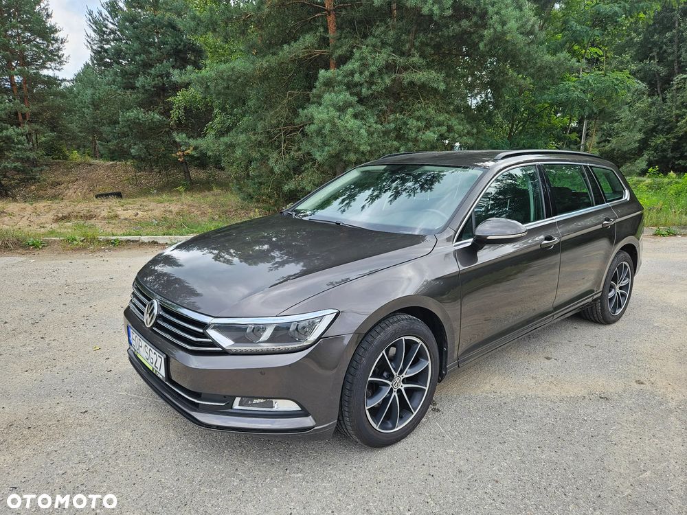 Volkswagen Passat - 1