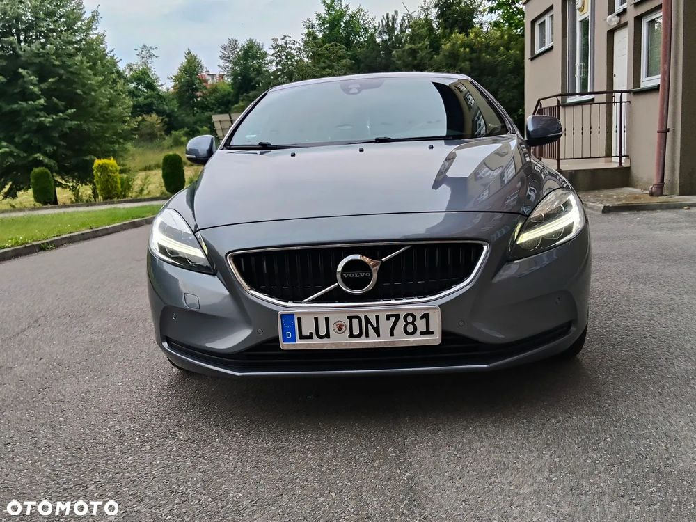 Volvo V40 T2 Momentum - 8