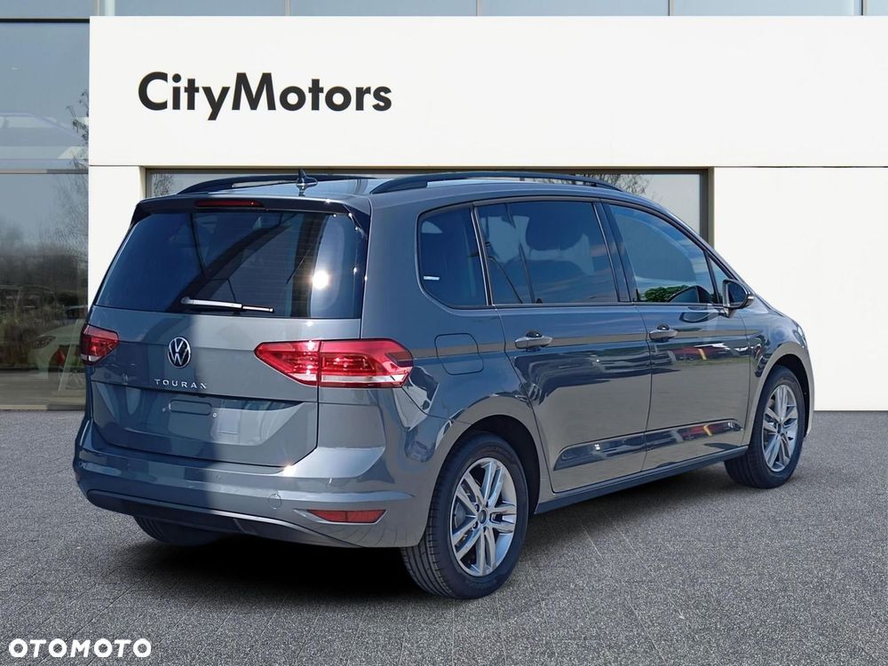 Volkswagen Touran - 4