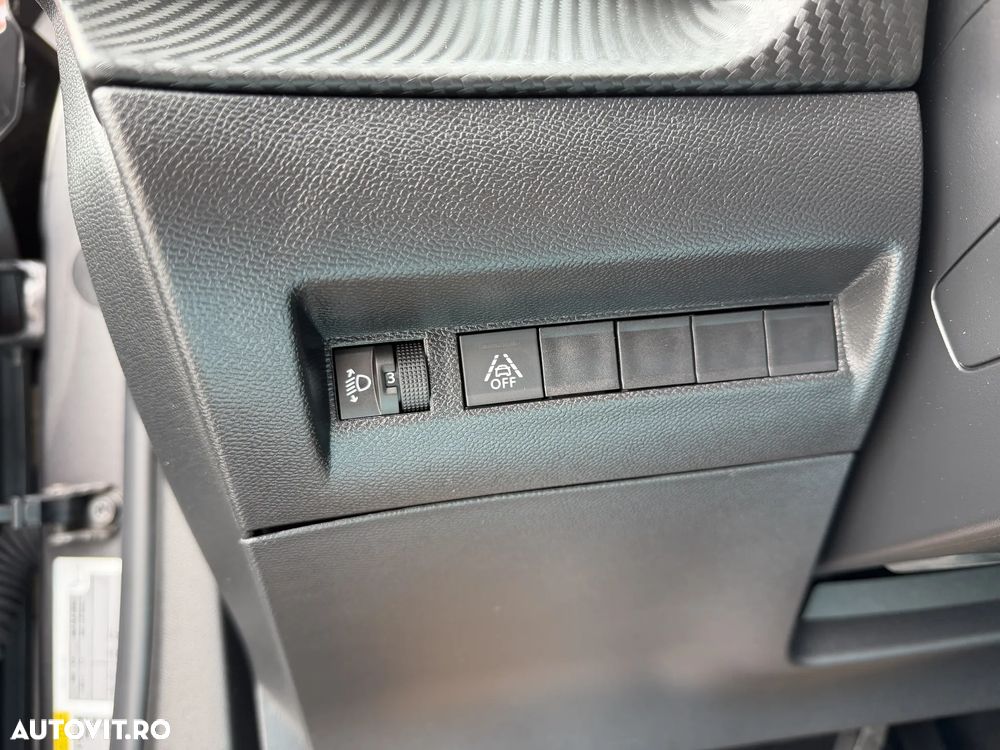 Peugeot 2008 BlueHDi 130 EAT8 Allure - 33