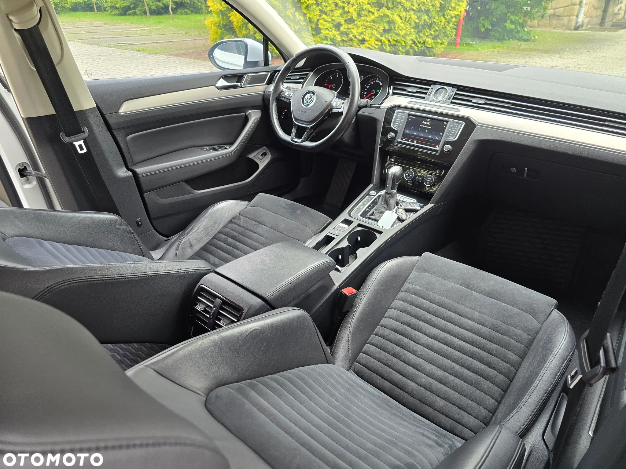 Volkswagen Passat 2.0 TDI SCR 4Mot DSG Highline - 12