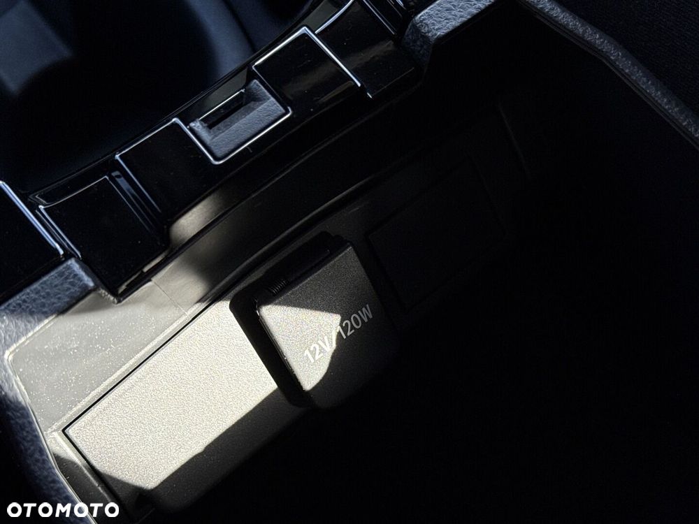 Toyota Corolla 2.0 Hybrid Comfort - 24