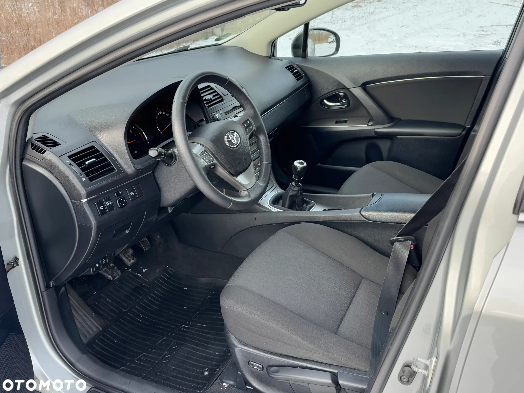 Toyota Avensis 1.8 Premium - 8