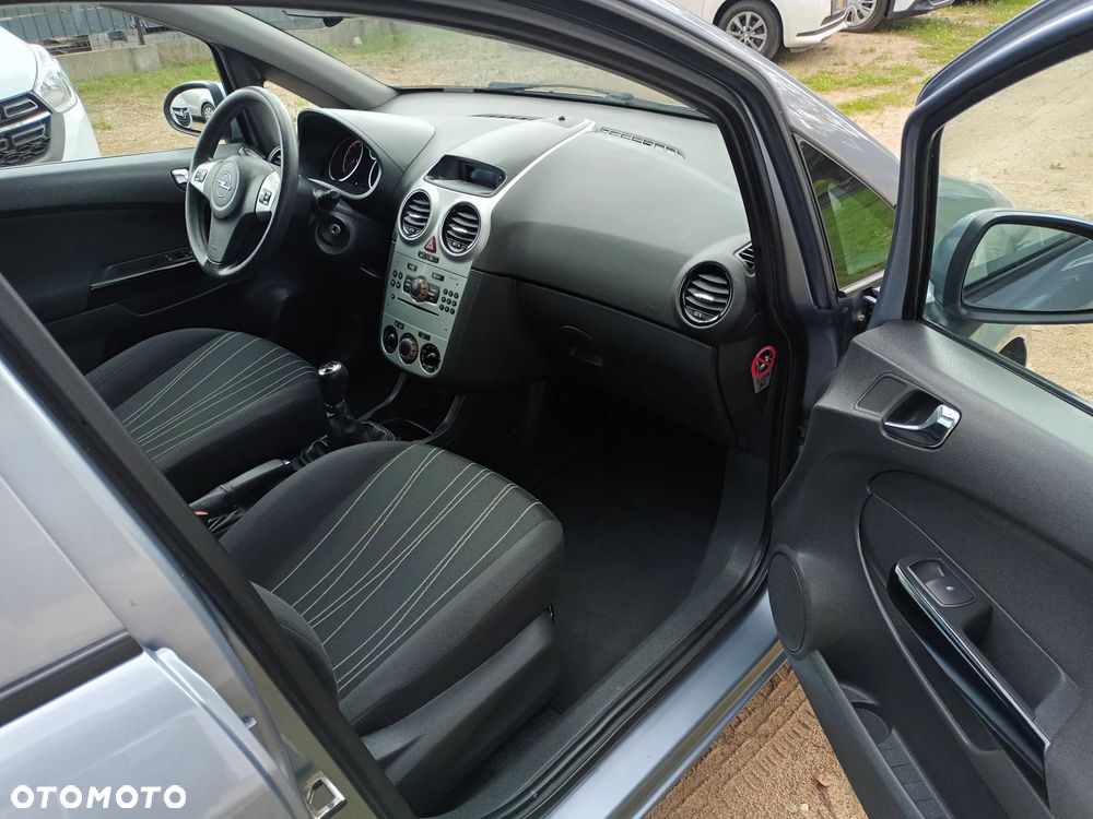 Opel Corsa 1.2 16V Essentia - 25
