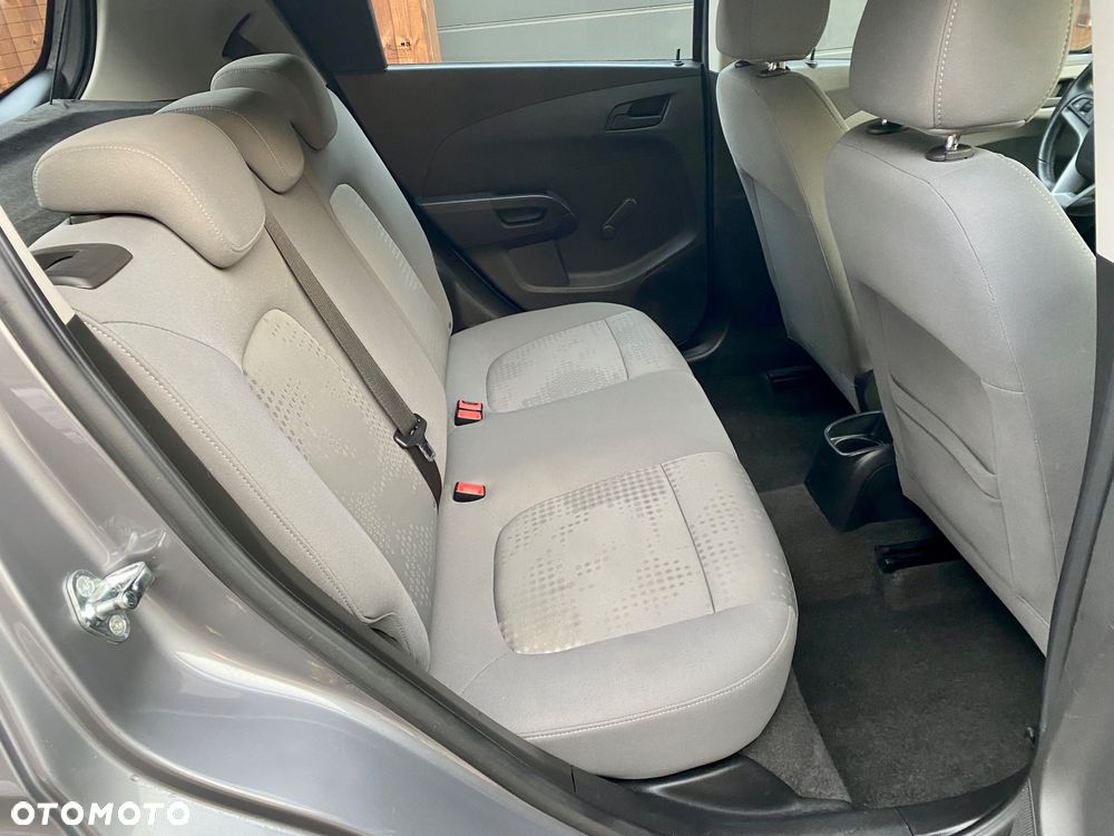Chevrolet Aveo 1.3 LT - 21