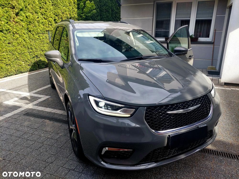 Chrysler Pacifica - 21