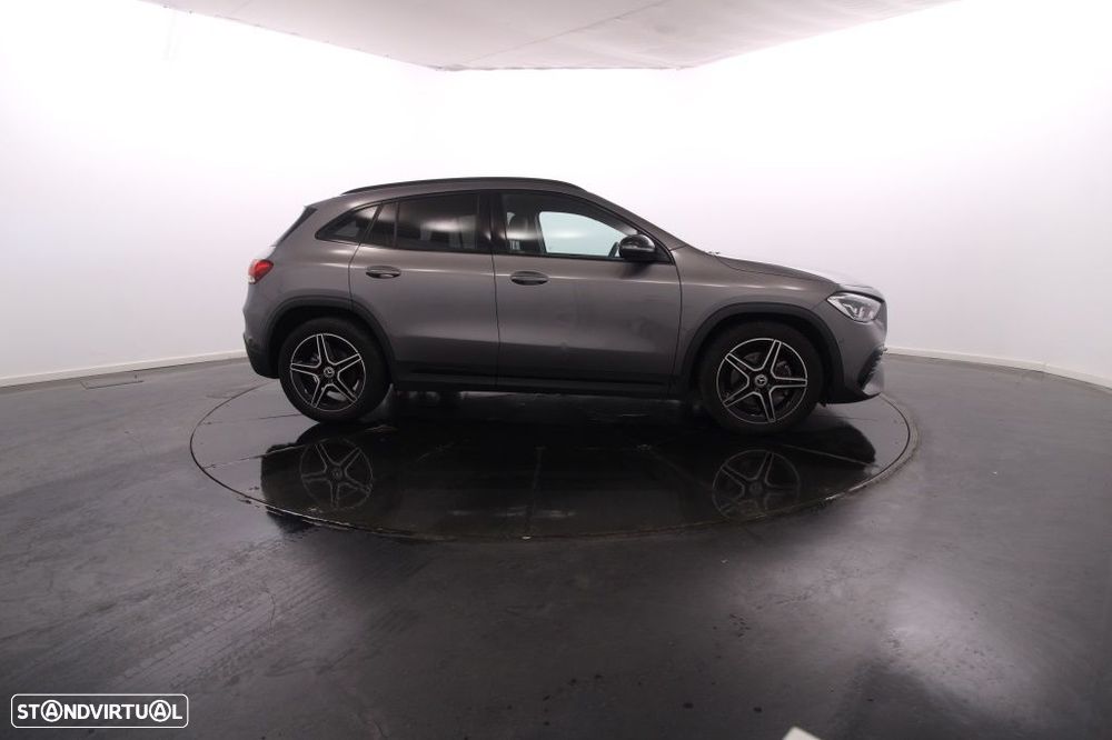 Mercedes-Benz GLA 180 d AMG Line - 9
