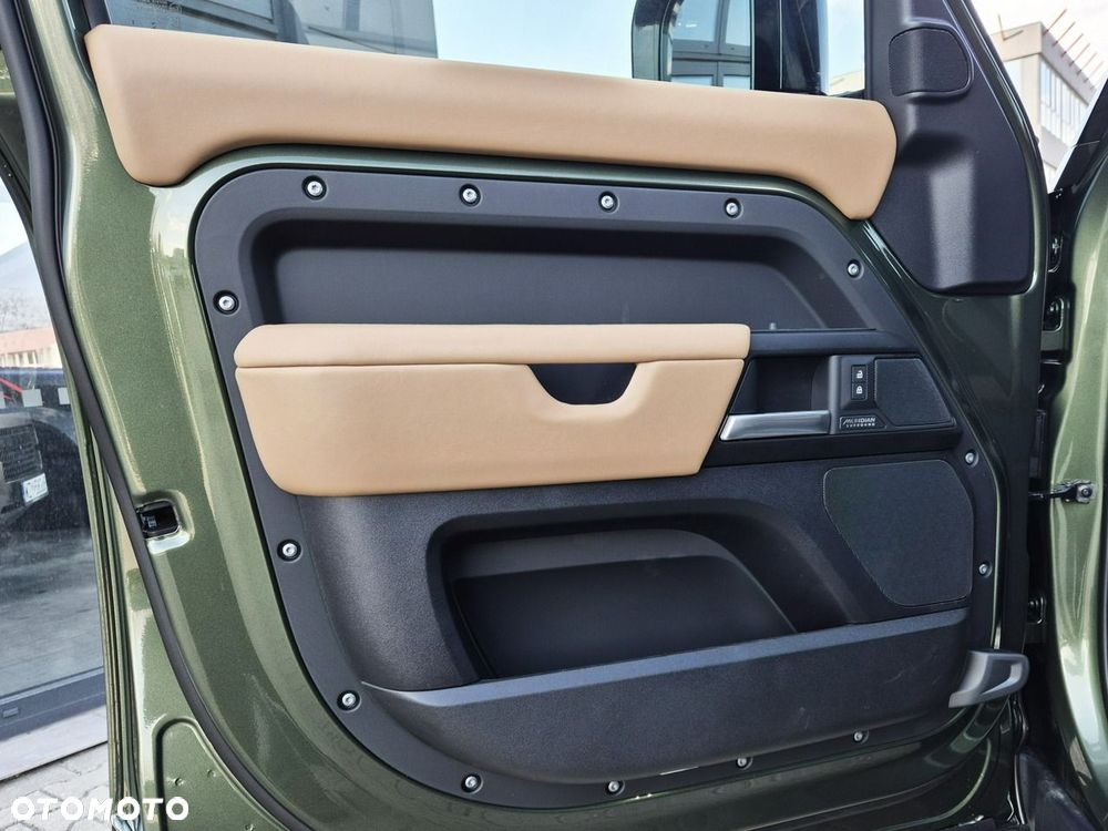 Land Rover Defender 110 D350 X - 20
