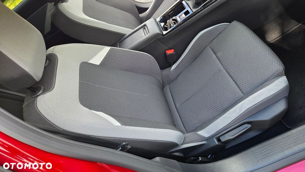 Opel Astra 1.2 Turbo Enjoy - 29