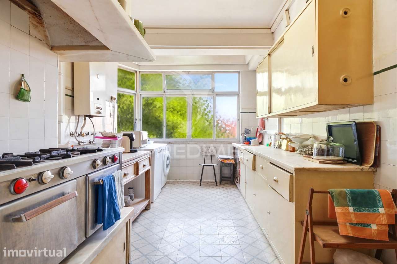 T7 com 198 m² de Potencial e Exclusividade numa das Avenidas Mais E... - Grande imagem: 5/36