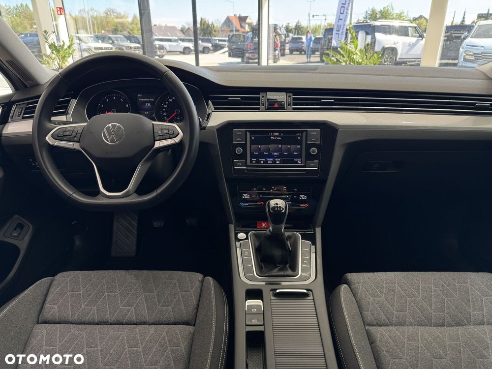 Volkswagen Passat - 14