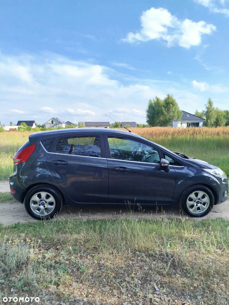 Ford Fiesta 1.6 TDCi Champions Edition - 6