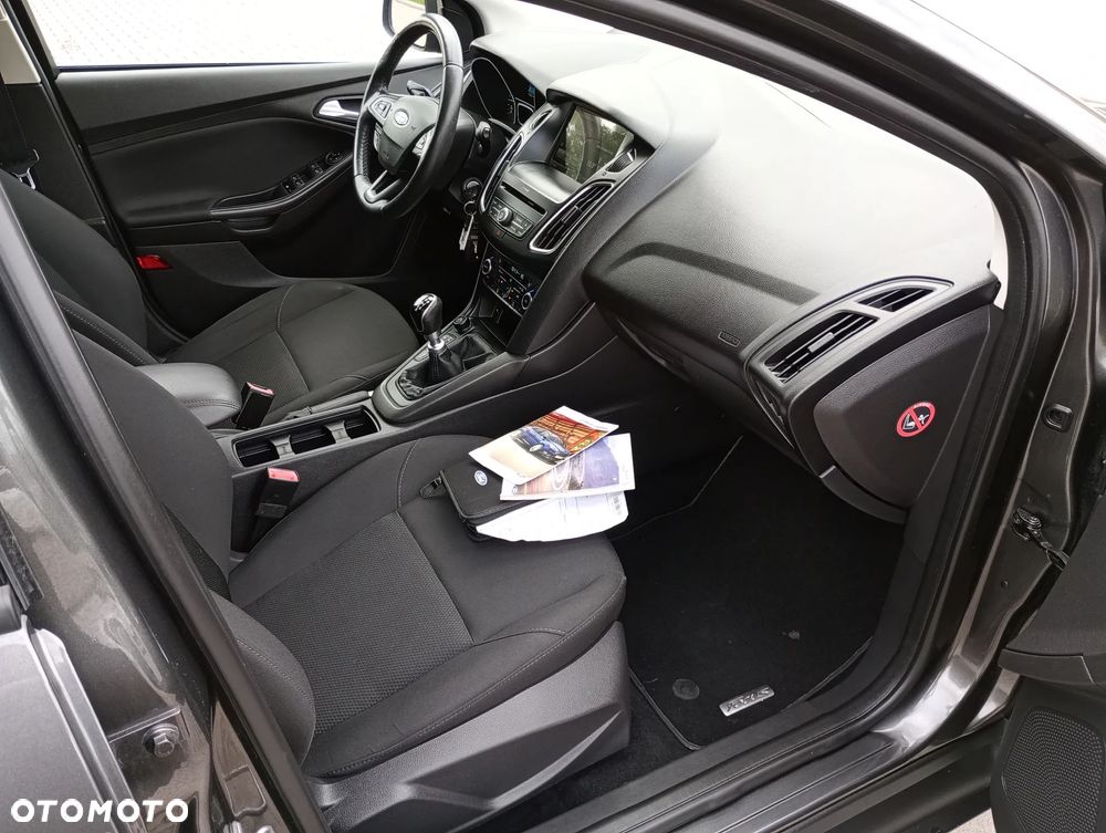 Ford Focus 1.5 EcoBlue Start-Stopp-System TITANIUM - 18