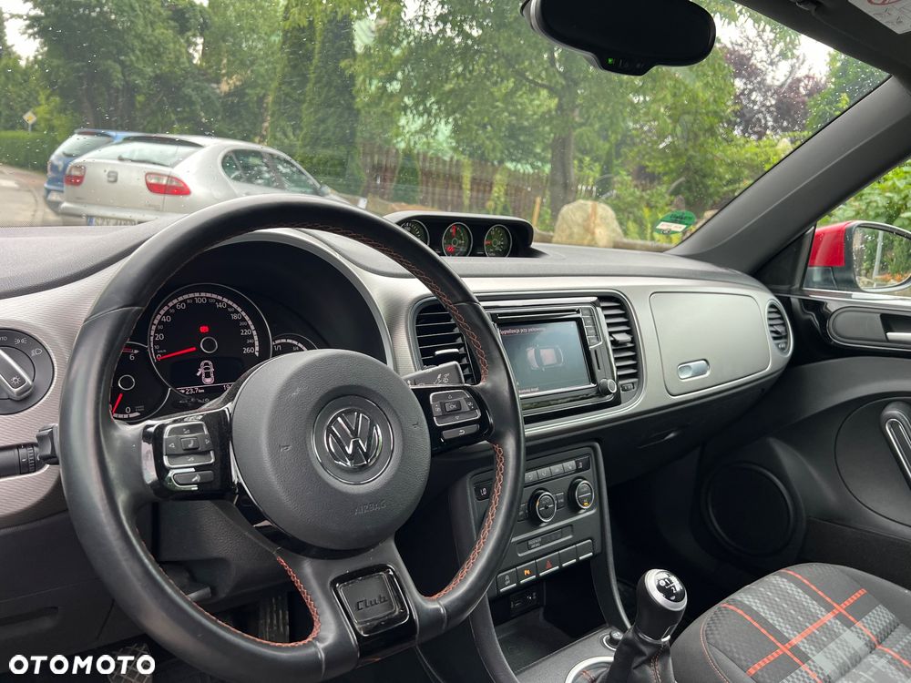 Volkswagen Beetle 2.0 TDI DPF BlueMotion Technology Club - 8