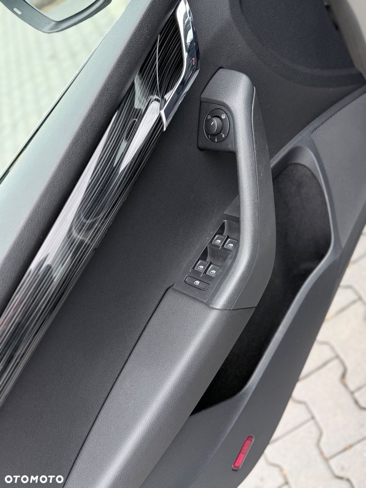 Skoda Octavia 1.6 TDI SCR Style DSG - 17