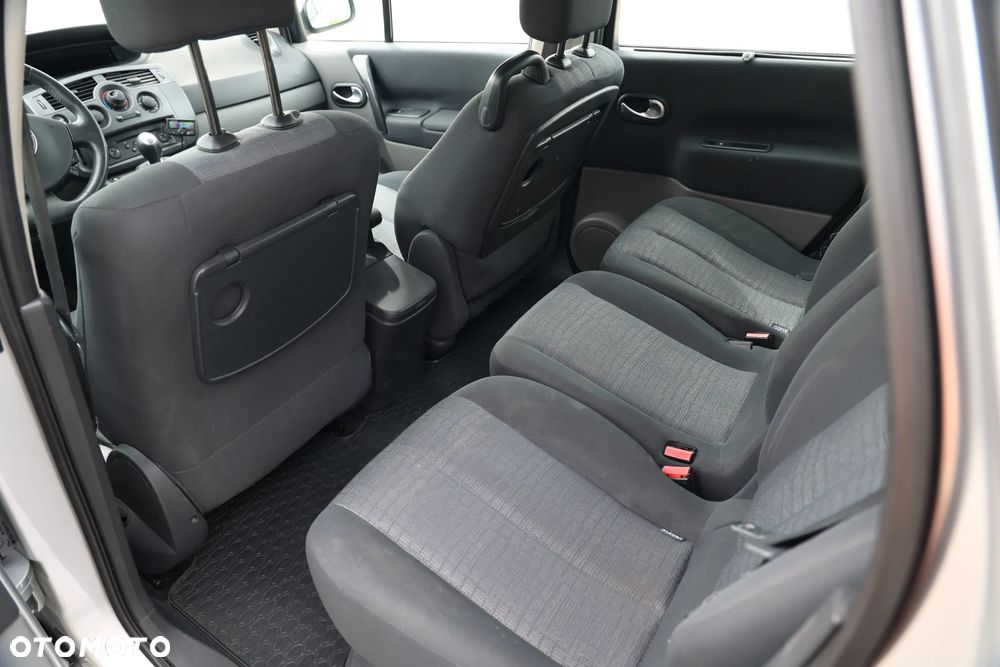 Renault Scenic 1.6 16V Confort Expression - 10