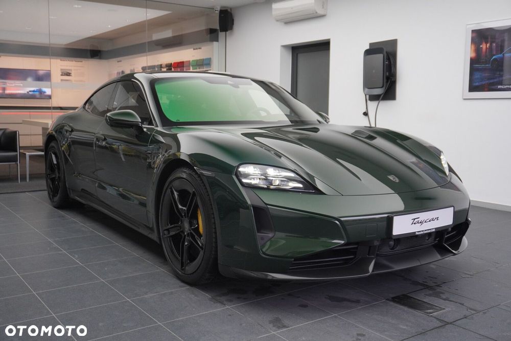 Porsche Taycan Turbo S - 7