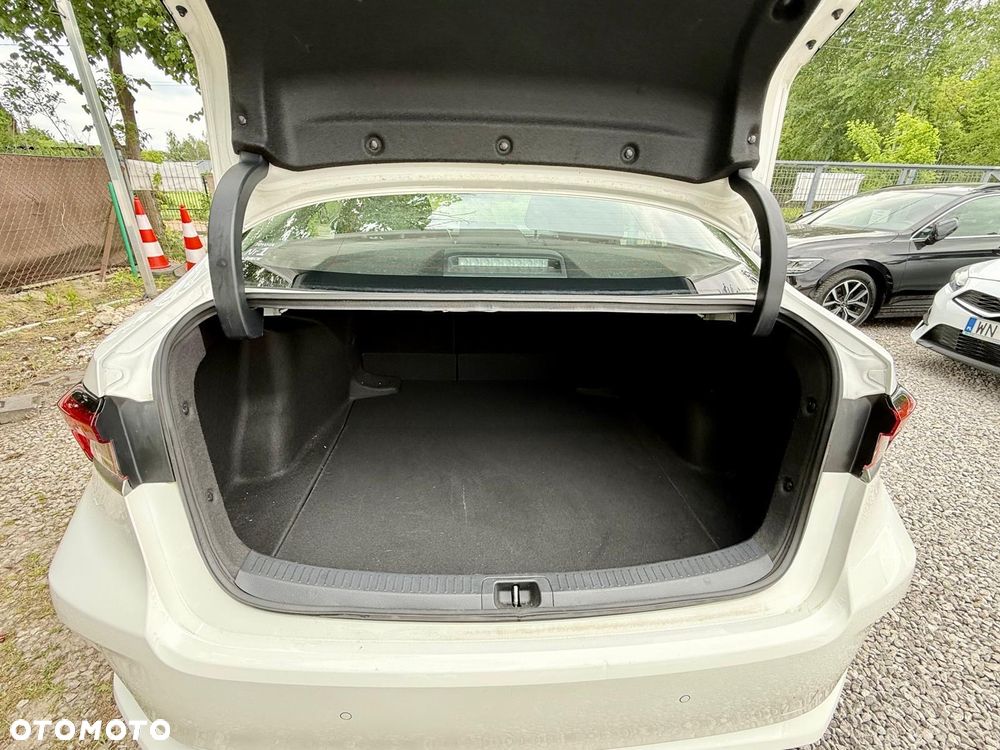 Toyota Corolla 1.8 Hybrid Comfort - 33