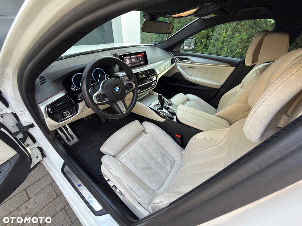 BMW Seria 5 530i xDrive M Sport sport - 32