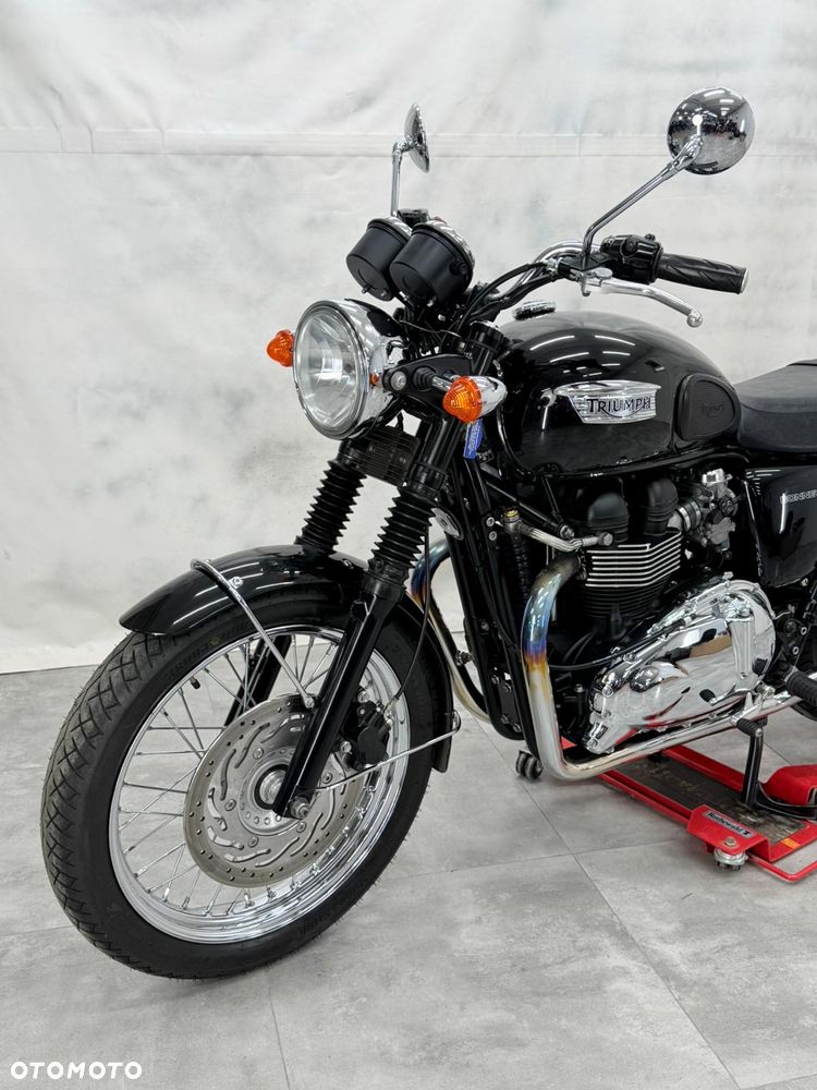 Triumph Bonneville - 7