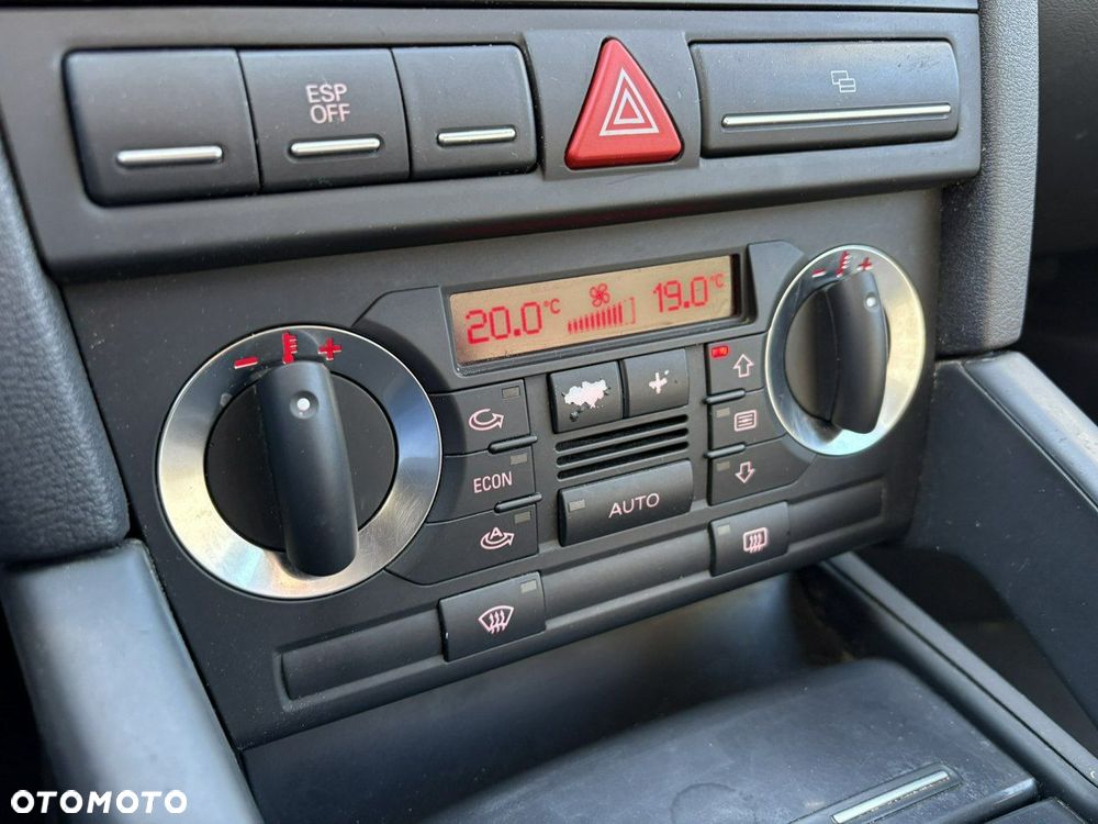 Audi A3 3-drzwiowe 1.8 TFSI Ambition - 22