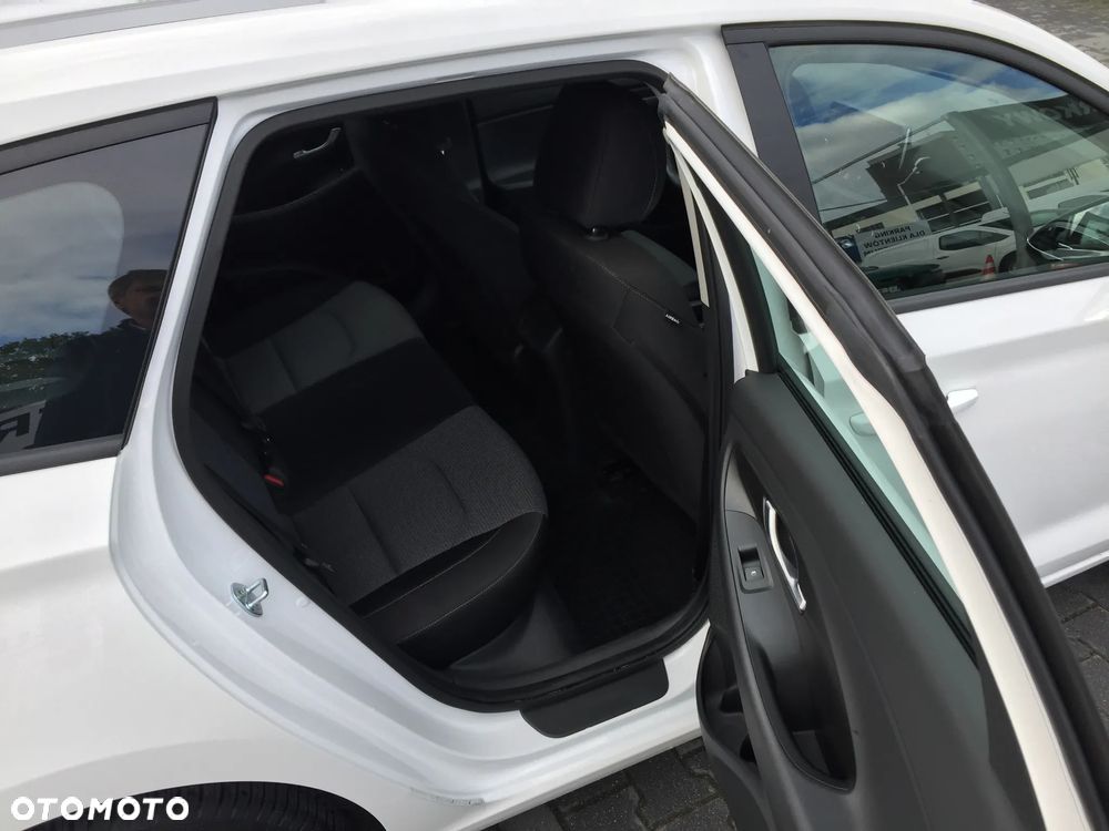 Hyundai i30 1.5 T-GDI 48V Modern - 7
