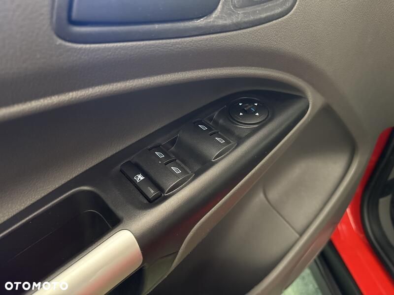 Ford Transit Connect - 12