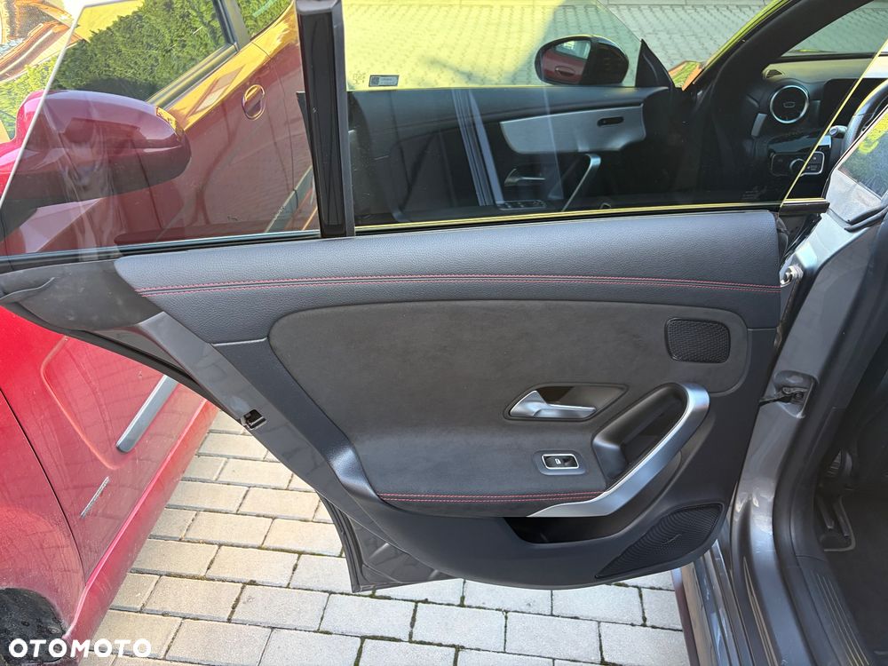Mercedes-Benz CLA 220 AMG Line 7G-DCT - 15