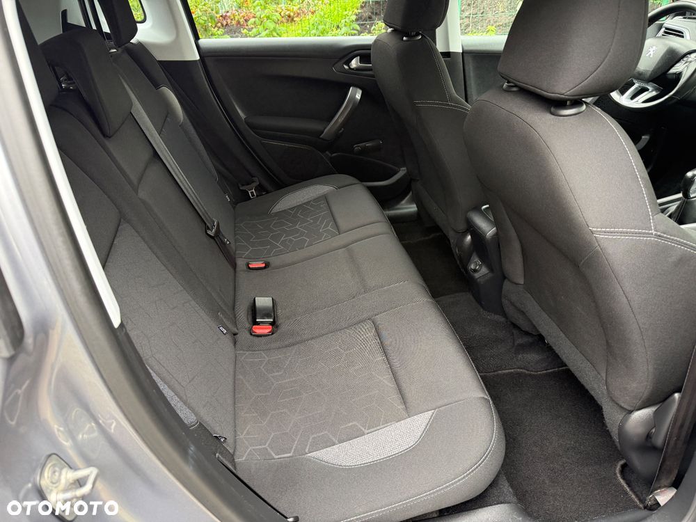 Peugeot 2008 1.2 Pure Tech GPF Allure S&S - 16