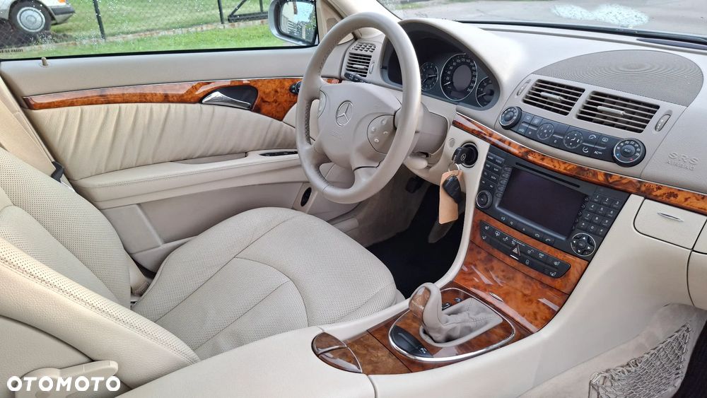 Mercedes-Benz Klasa E 350 7G-TRONIC Elegance - 25