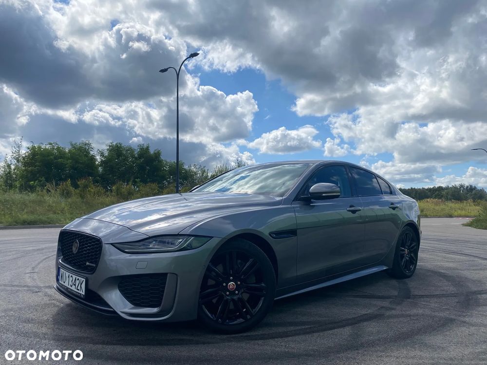 Jaguar XE 2.0 P250 R-Dynamic SE - 6